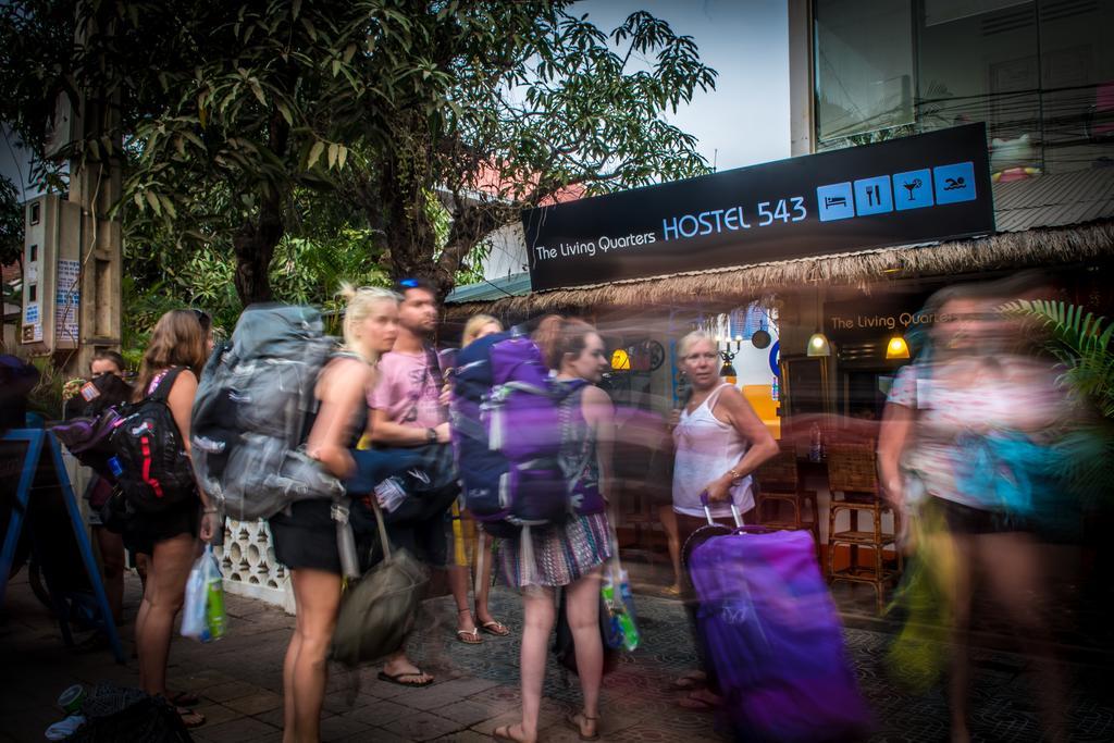 The Living Quarters Hostel 543 シェムリアップ エクステリア 写真