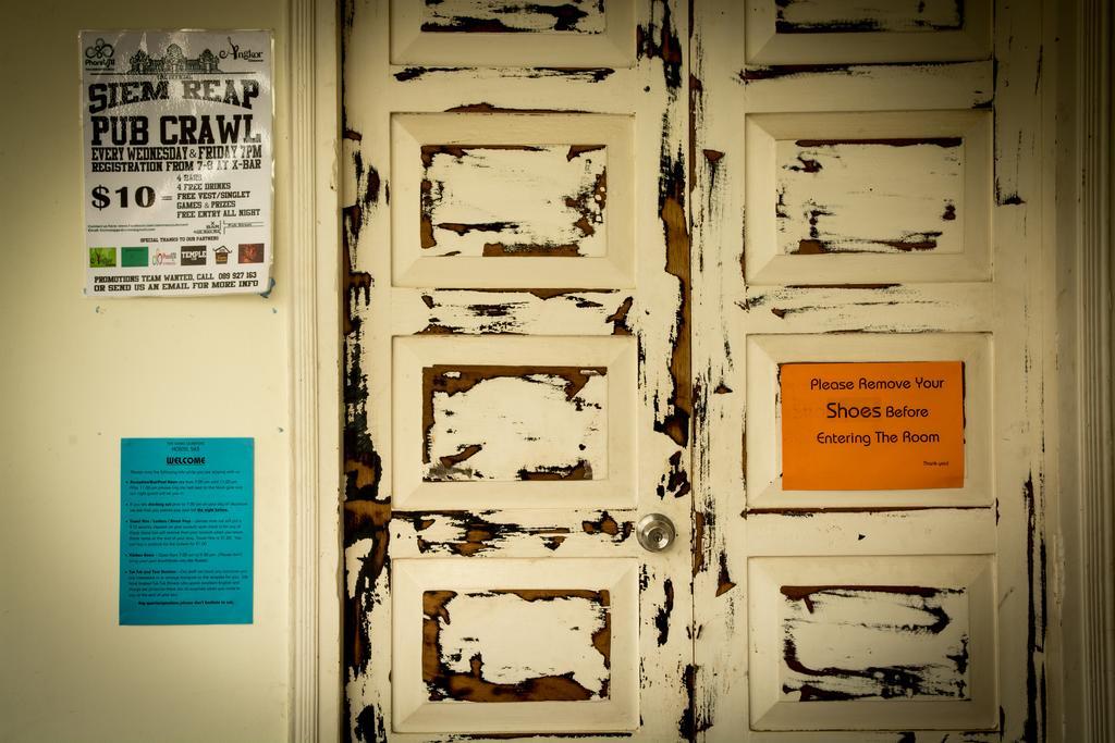 The Living Quarters Hostel 543 シェムリアップ エクステリア 写真